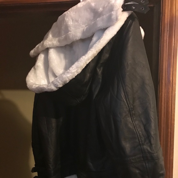 Real Leather - Picture 2 of 2